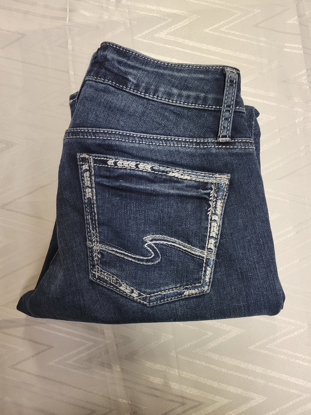 Women’s Dark Blue Denim Jeans with Contrast Pocket Stitching